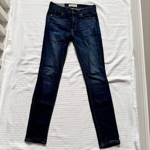 TEXTILE Elizabeth and James jeans